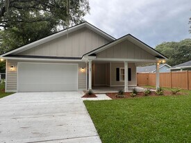 905 Martin Luther King Jr Blvd in Darien, GA - Building Photo