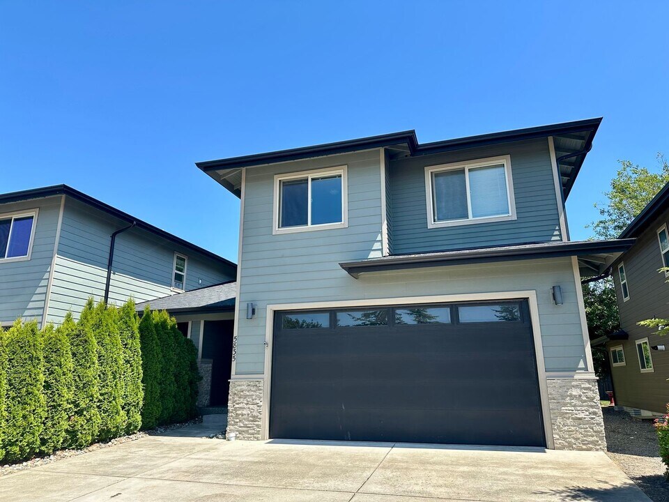 5835 Pioneer Ridge Pl in Ferndale, WA - Building Photo