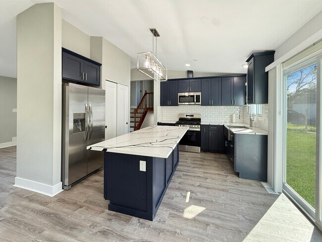 59 Chestnut Cir in Lindenhurst, IL - Building Photo - Building Photo