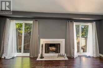 3925 Riverside Dr E in Windsor, ON - Building Photo - Building Photo