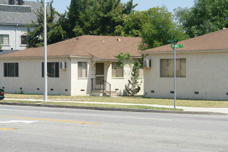 1512 W Victory Blvd in Burbank, CA - Building Photo - Building Photo