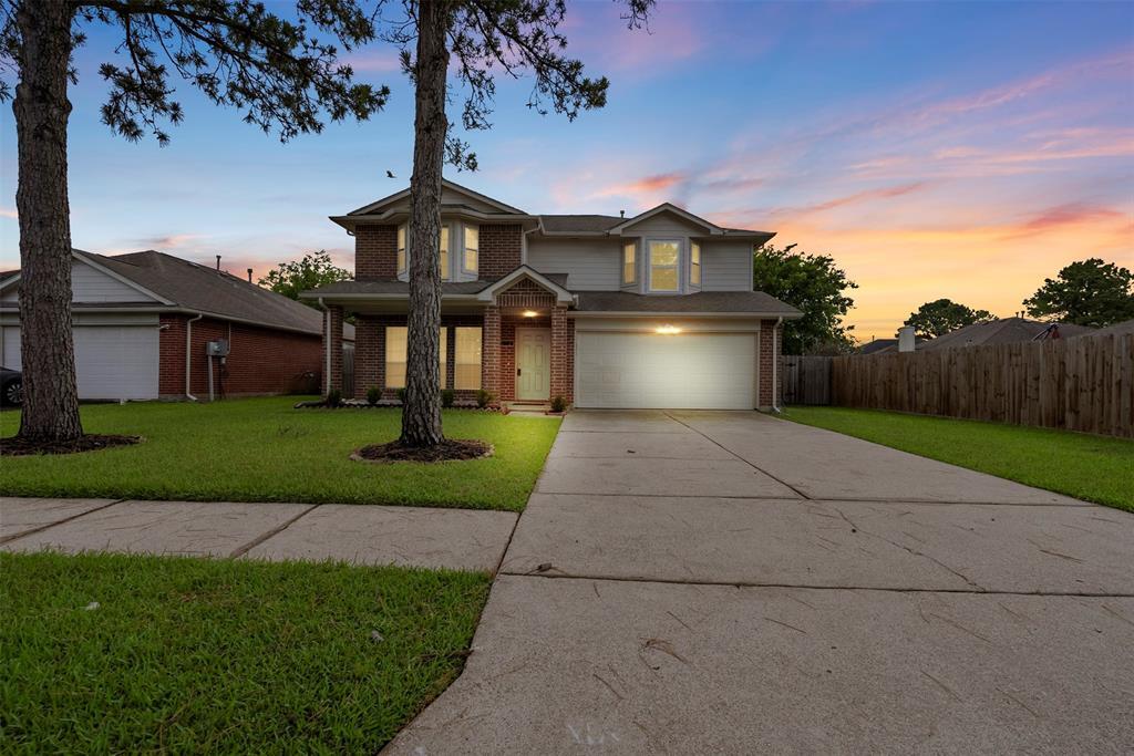 212 Diamond Bay Dr in Dickinson, TX - Building Photo