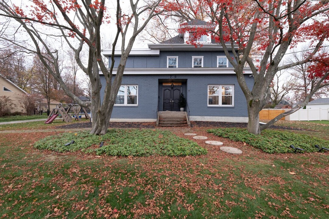 726 10th St in Oakmont, PA - Building Photo