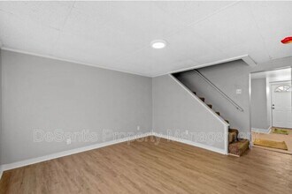 2701 Oakely Way in Pittsburgh, PA - Building Photo - Building Photo