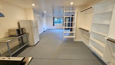 2010 Broadway St, Unit 4 in Oceanside, CA - Building Photo - Building Photo