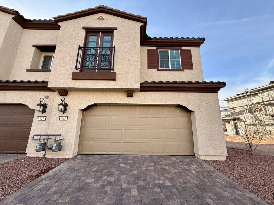 923 Jigglypuff Pl in Henderson, NV - Building Photo