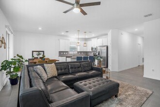 1820 Church Lake St in Groveland, FL - Building Photo - Building Photo