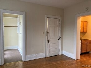 44 N Pearl St in Buffalo, NY - Building Photo - Building Photo