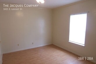 1021 E Locust St in Springfield, MO - Building Photo - Building Photo