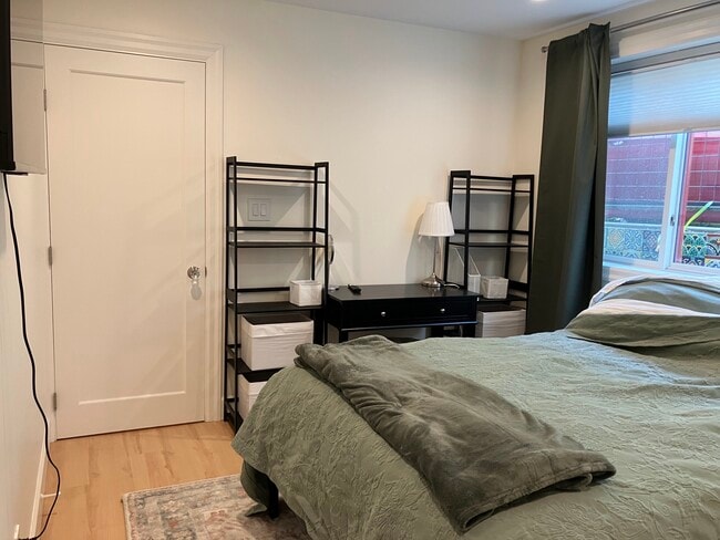 5516 Market St, Unit 5516 Market ADU in Oakland, CA - Building Photo - Building Photo