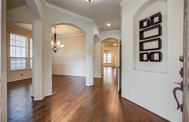 8215 Laughing Falcon Trail