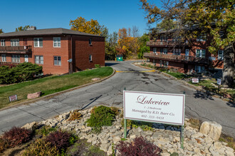 Lakeview Apartments in Omaha, NE - Foto de edificio - Building Photo