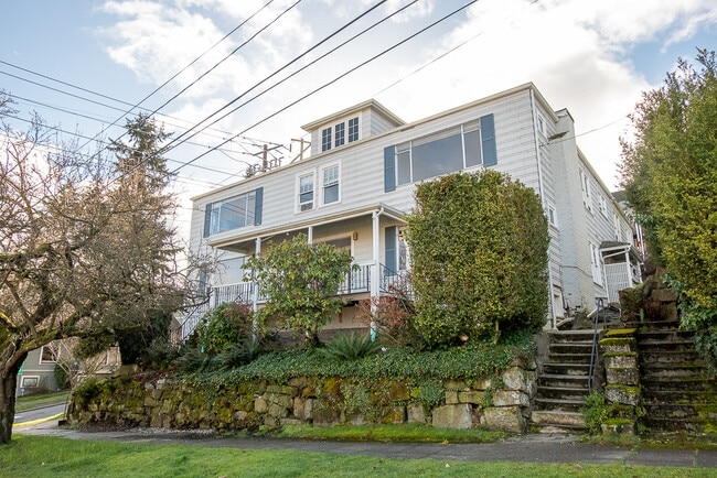 115 Florentia St, Unit Apt 3