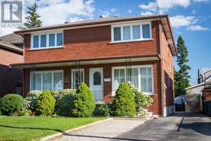 33A Alcan Ave in Toronto, ON - Building Photo
