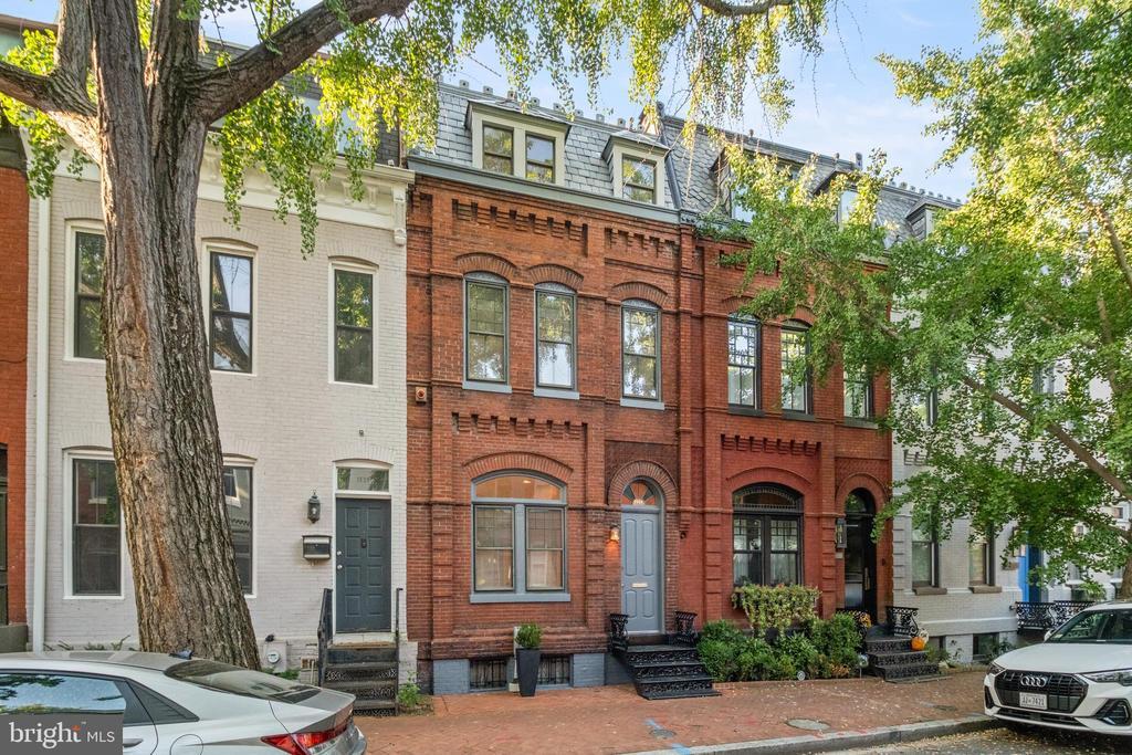 1522 Swann St NW in Washington, DC - Building Photo