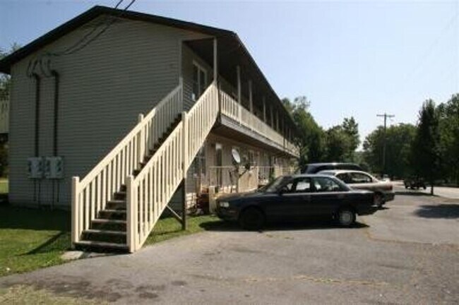 property at 1410 E Lakeview Dr