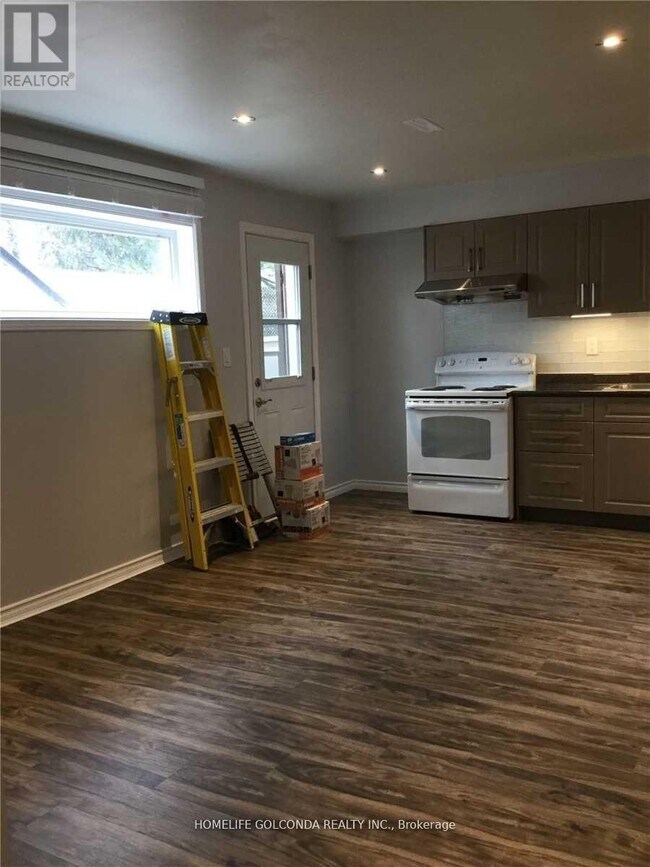 2475 Council Ring Rd in Mississauga, ON - Building Photo - Building Photo