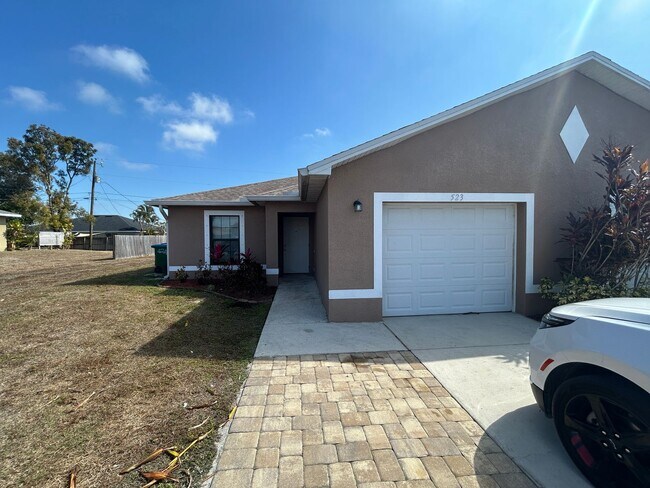 523-527 SE 6th Pl in Cape Coral, FL - Building Photo - Building Photo
