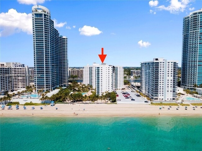 3001 S Ocean Dr in Hollywood, FL - Building Photo - Building Photo