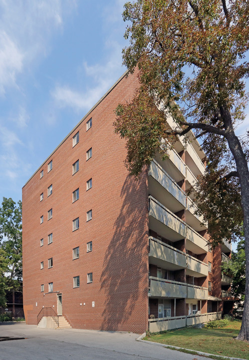 Emerald Gardens in Hamilton, ON - Building Photo