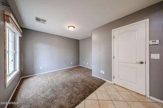 5744 S 21st Pl in Phoenix, AZ - Building Photo - Building Photo