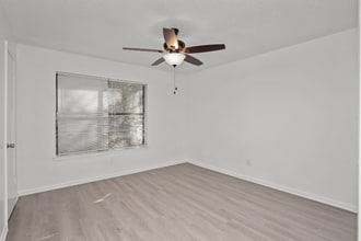 1410 S Elizabeth Ave, Unit 103 in Kirbyville, TX - Foto de edificio - Building Photo