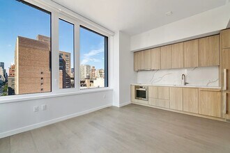 200 E 23rd St in New York, NY - Building Photo - Building Photo