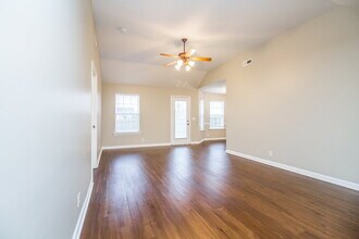 1229 Shannon Ln in La Vergne, TN - Building Photo - Building Photo