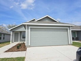 1305 Salton Ln in Sherman, TX - Building Photo