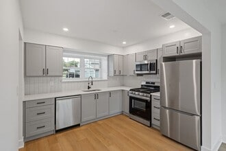 5 Exeter Ct in fieldsboro, NJ - Building Photo - Building Photo