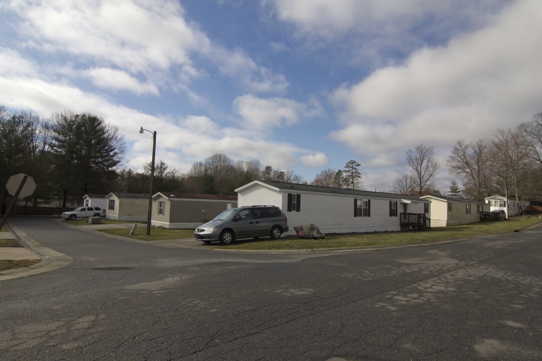 Bethabara Rd in Winston-Salem, NC - Building Photo