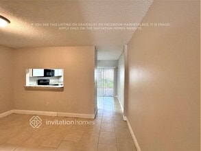 2011 Fluorshire Dr in Brandon, FL - Building Photo - Building Photo