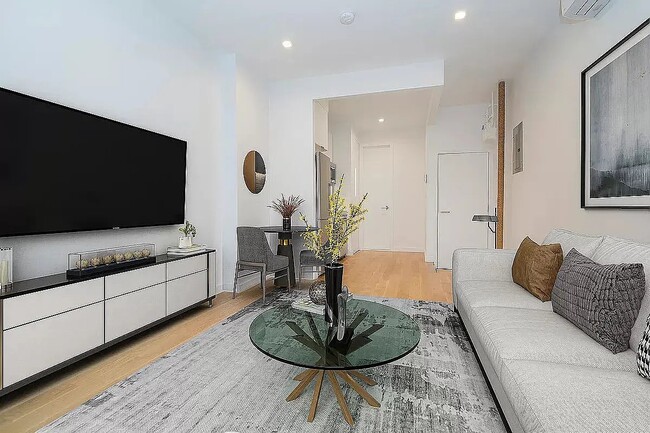 137 Thompson St in New York, NY - Foto de edificio - Building Photo