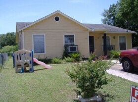 536 J St, Unit 536 J St in San Antonio, TX - Building Photo