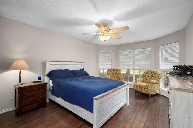 property at 2 Amber Fire Pl