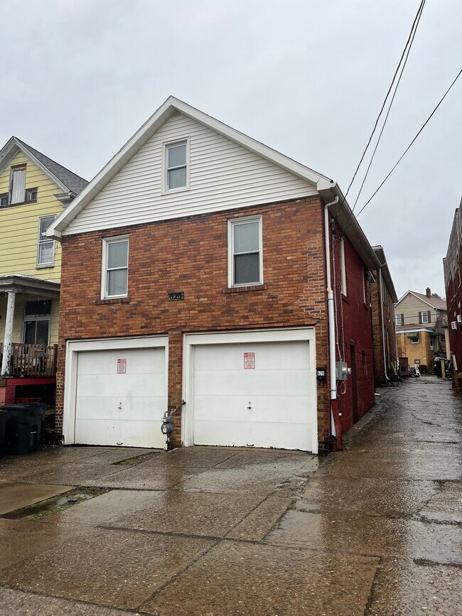 628 Olive Ln Rentals in Ambridge, PA