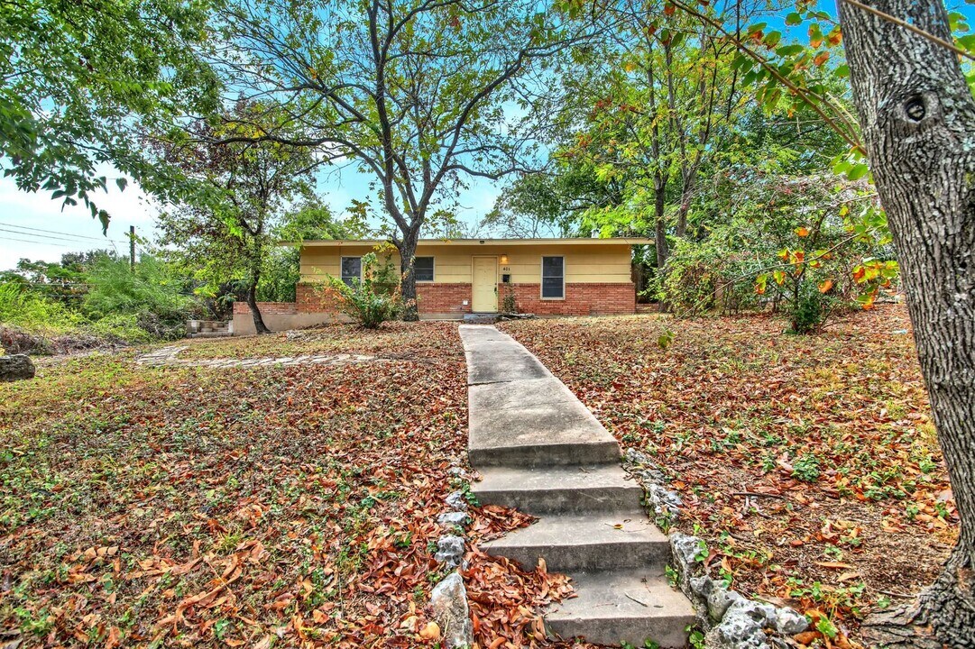401 Krebs Ln in Austin, TX - Building Photo