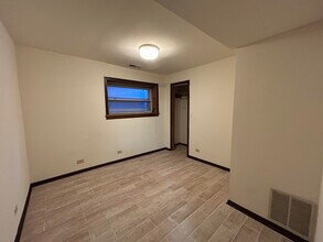 3146 N Southport Ave, Unit G in Chicago, IL - Foto de edificio - Building Photo