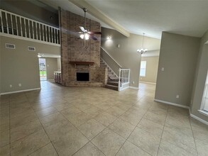 15002 Dunster Ln in Channelview, TX - Foto de edificio - Building Photo