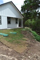 729 Canyon Bend in Canyon Lake, TX - Building Photo