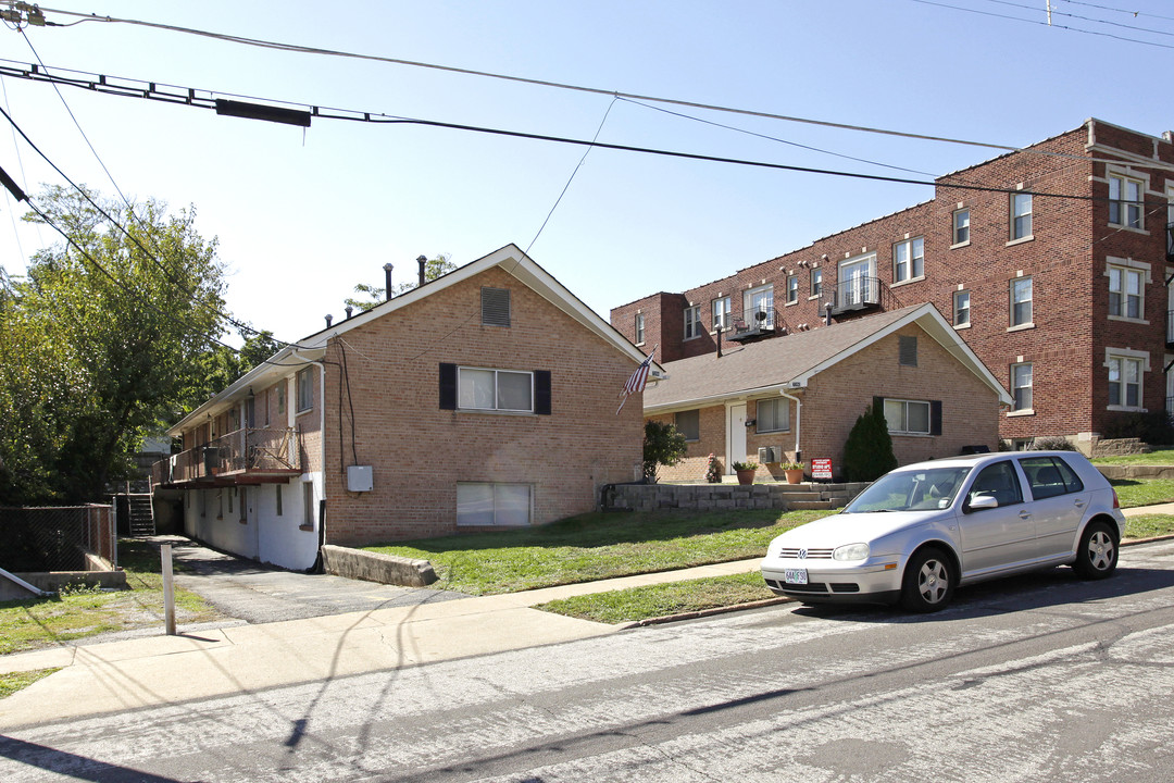 7286-7290 Lyndover Pl in St. Louis, MO - Building Photo