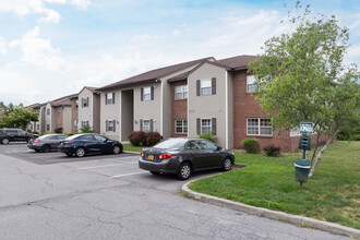 Willowbrook Terrace Apartments in Niskayuna, NY - Building Photo - Building Photo