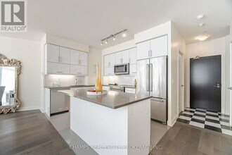 825-825 Church St in Toronto, ON - Building Photo - Building Photo