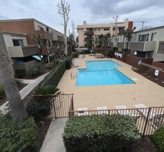 Alpine Terrace Apartments in Canoga Park, CA - Building Photo - Building Photo