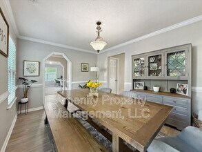 4 W Spur Ct in Hampton, VA - Foto de edificio - Building Photo