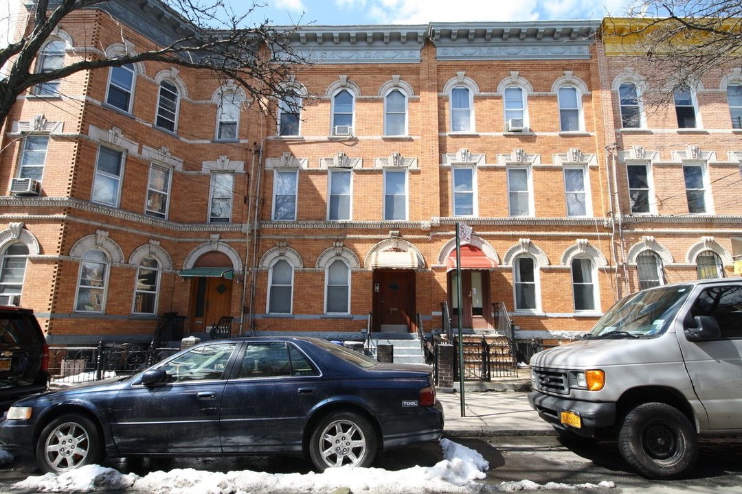 395 Stanhope Street in Brooklyn, NY - Building Photo