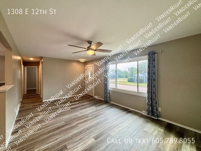 1308 E 12th St in Sioux Falls, SD - Building Photo - Building Photo