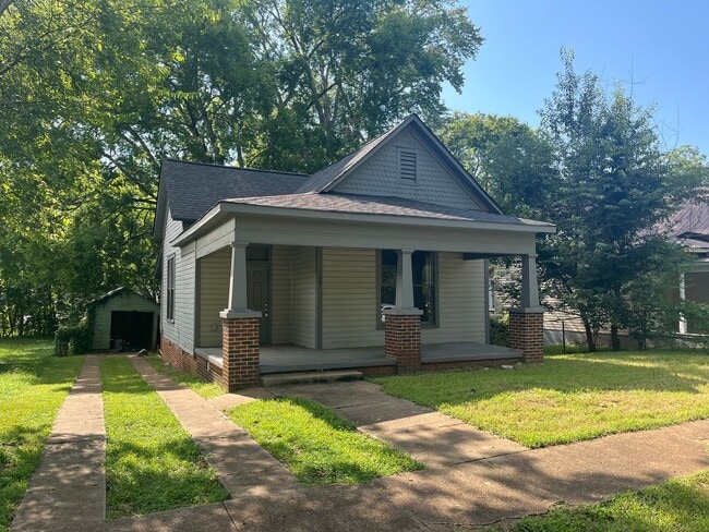 property at 109 5th Ave NW