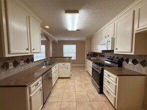18421 Sunrise Oaks Ct in Montgomery, TX - Building Photo - Building Photo