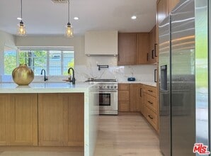 4108 Valley Vista Ct in Los Angeles, CA - Foto de edificio - Building Photo